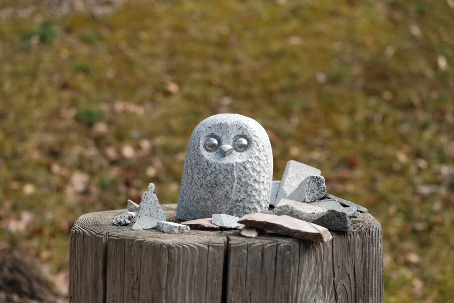 Steineule Sophie aus Heller Granit